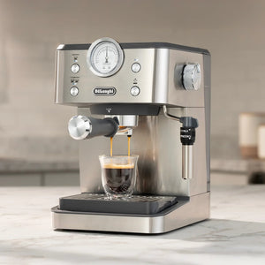 De'Longhi Linea Classic Espresso Machine — Metal